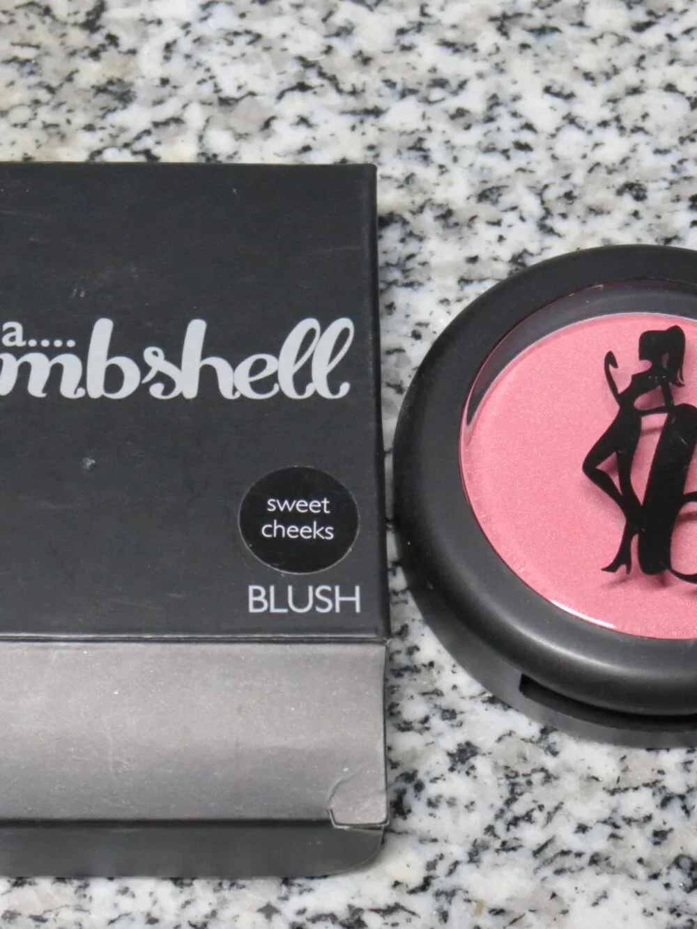NEW be a….bombshell Sweet Cheeks Blush